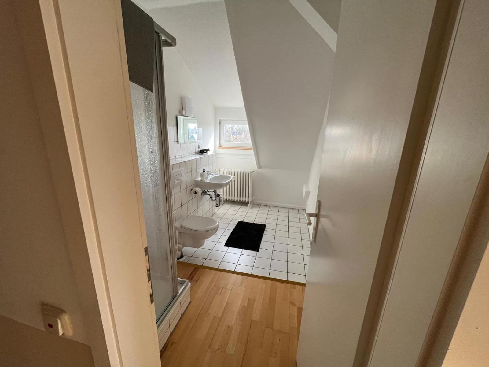 Doppelzimmer, Tv- Bad, Kuehlschrank- Parkplatz-17 Meine Rom bilde